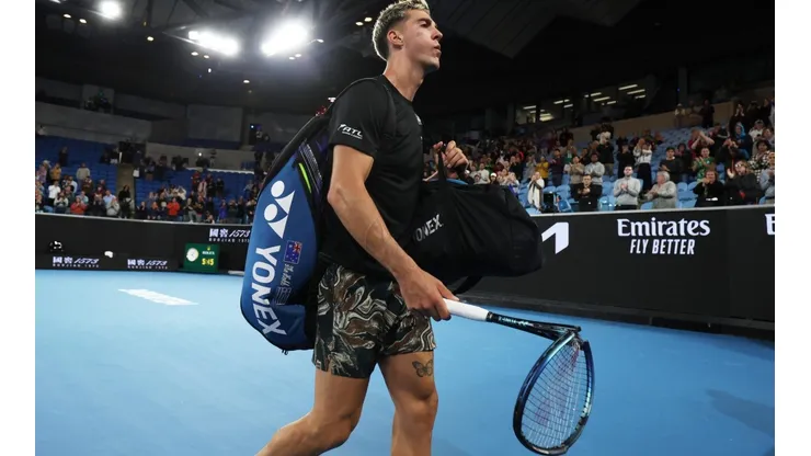 Kokkinakis ganó los dos primeros sets, pero en los tres siguientes se encontró con un Murray gigante. El australiano se fue del Melbourne Park con la raqueta partida en la mitad.