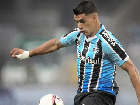 Luis Suárez debuta con un triplete en goleada de Gremio