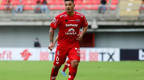 Lorenzo Reyes permanece en Ñublense durante el 2023