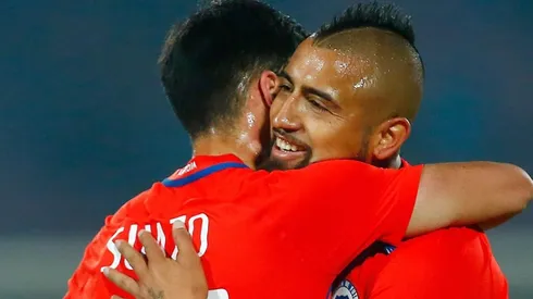 VIdal festeja y desea éxito a Gabriel Suazo por su fichaje en Francia.