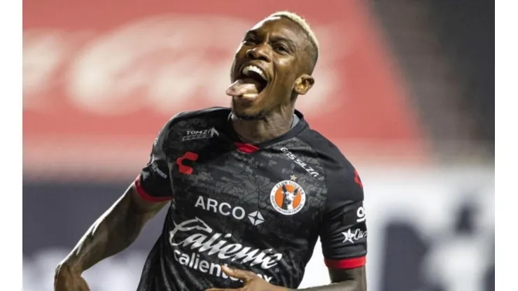 Castillo llega proveniente de Xolos de Tijuana