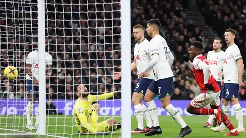 Lloris tras empujarla contra su propio arco