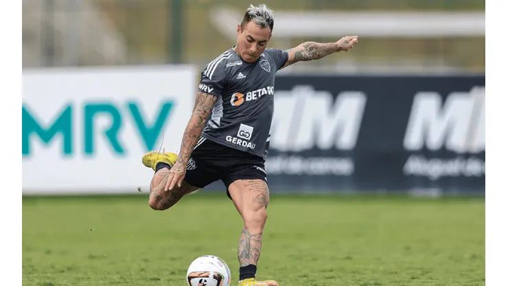 Eduardo Vargas ha dejado una gran impresión en Eduardo Coudet, el nuevo DT de Atlético Mineiro.