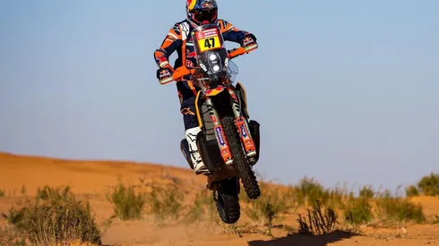 Kevin Benavides se queda con la penúltima etapa del Dakar pese a duro episodio con compañero de KTM.