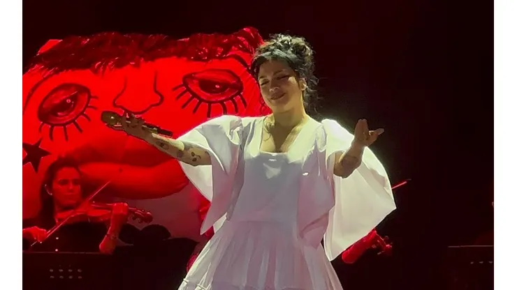 Sola con mis Monstruos- Mon Laferte en Quinta Vergara 2023.