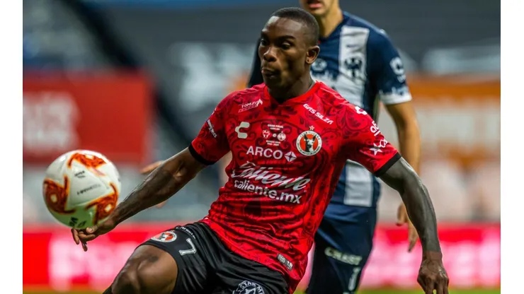 El colombiano Castillo será el séptimo refuerzo del Cacique.