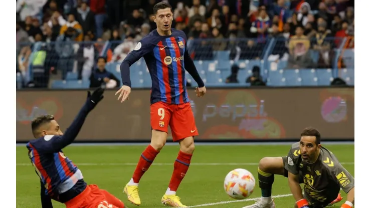 Lewandowski y el gol al Betis y Barcelona en Supercopa de España.