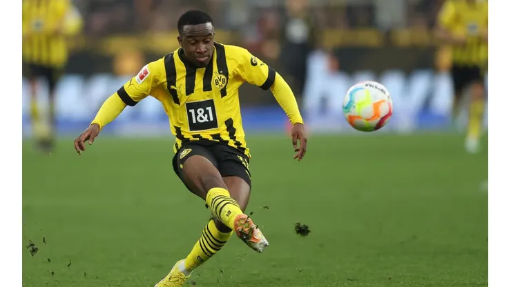 ¿Youssofa Moukoko tiene 18 o 22 años? El Dortmund pone alertas tras papelón de Camerún sub 17.
