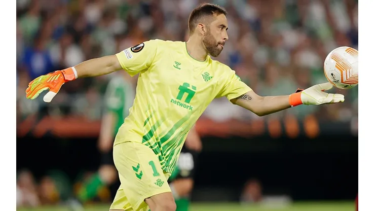 Claudio Bravo y el Betis quieren meterse en la final de la Supercopa