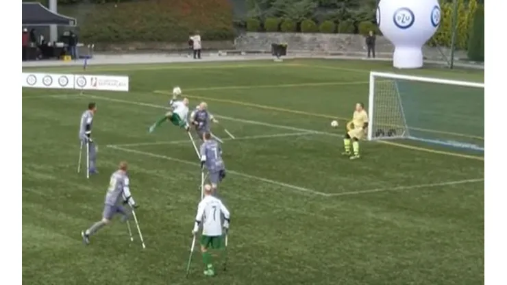 El golazo de Marcin Oleksy en el ampfootball