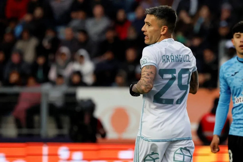 Charles Aránguiz seguirá jugando con el ’29’ en Universidad de Chile (Photosport)