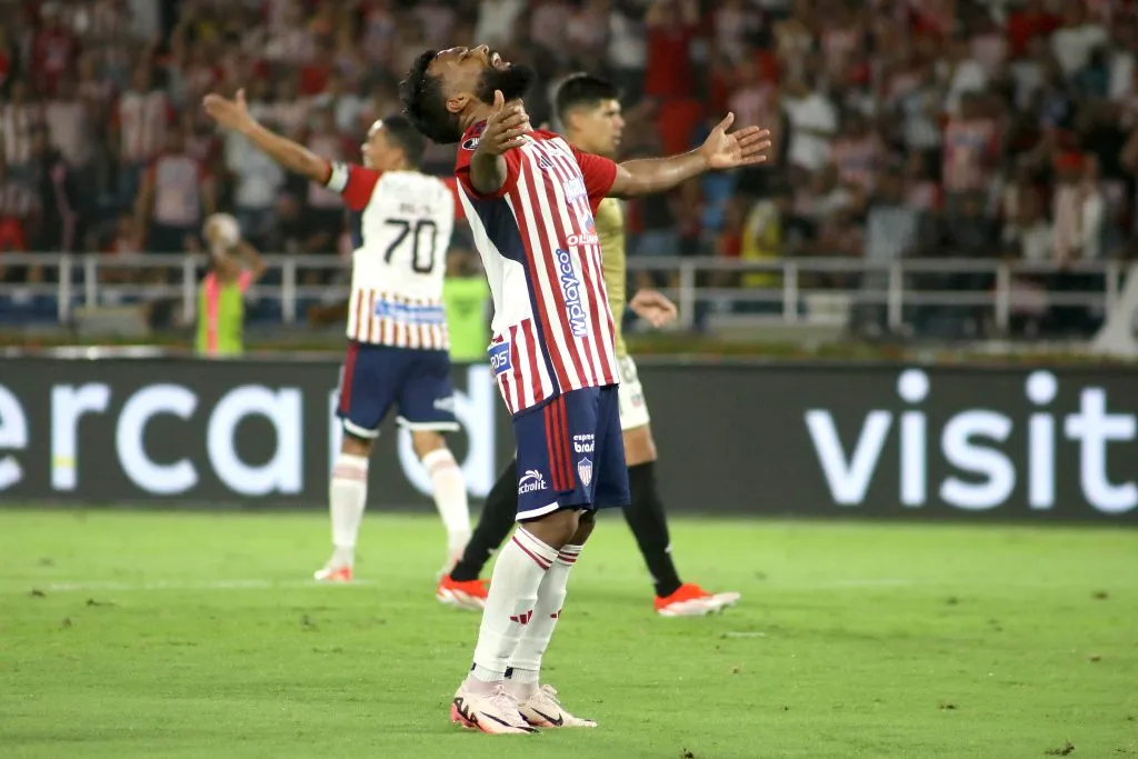 Junior no pudo ni de local ni de visita con Colo Colo y dijo adiós a la Copa Libertadores. Foto: Photosport.