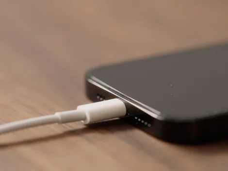 "Cargador único USB-C: Qué cambiará para iPhone y Android en Chile