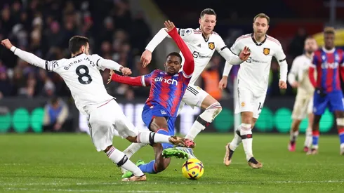 Manchester United sufre el empate con un golazo de Crystal Palace.