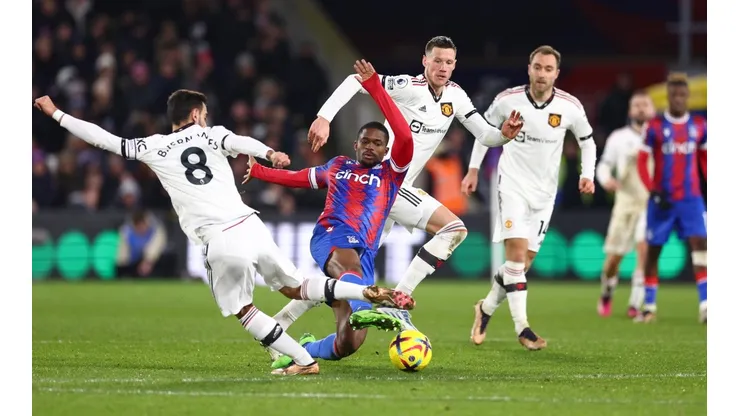 Manchester United sufre el empate con un golazo de Crystal Palace.