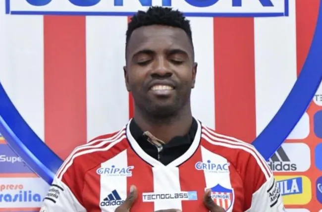 Marco Pérez lamenta la eliminación de Junior. (Foto: Club Junior SA).