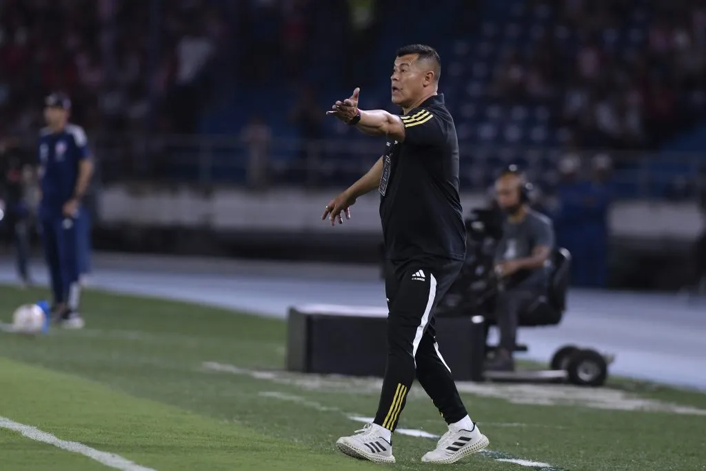 Jorge Almirón tuvo una emotiva noche junto a Colo Colo en la Copa Libertadores. Foto: Getty Images.