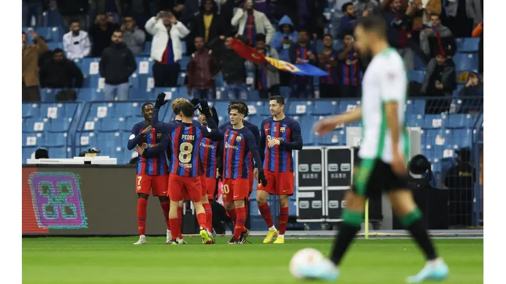 Claudio Bravo fue titular en la derrota del Betis ante Barcelona por la semifinal de la Supercopa de España.