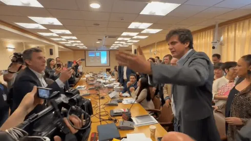 ¿Cuál es la polémica entre diputados De la Carrera y Schalper?