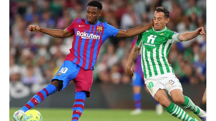 Barcelona busca dejar sin Supercopa al Betis de Pellegrini y Bravo.
