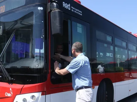 ¿De qué estación sale el recorrido 555 que llega al Aeropuerto?