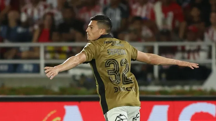 Cepeda se ganó el apodo de Roberto Carlos en Colo Colo