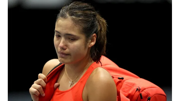 Emma Raducanu abandonó la competencia entre lágrimas