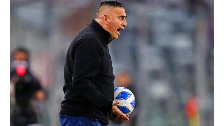 El DT está preocupado por la falta de refuerzos en Ñublense.