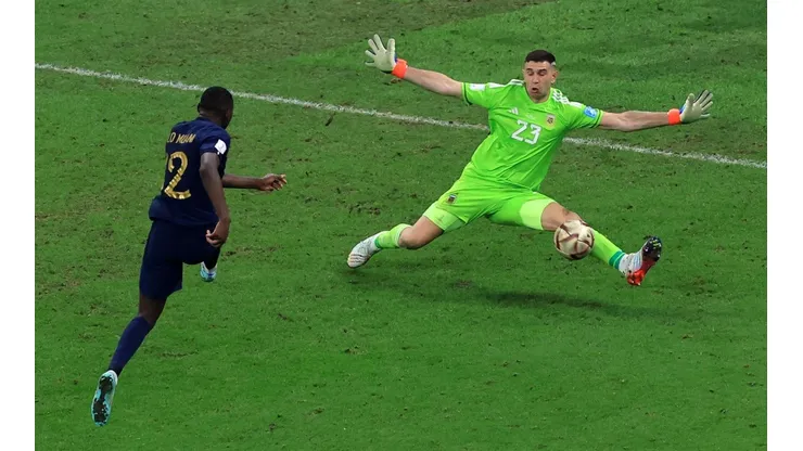 Dibu se mandó la tapada del 2022 en la final del mundial.