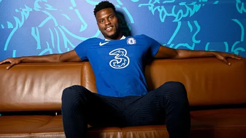 Badiashile en su primer día con el Chelsea