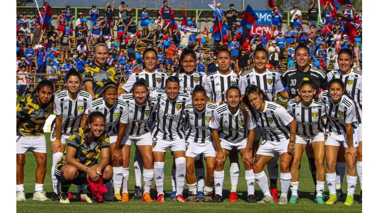 Vial debe el sueldo y retiene los pases del plantel femenino