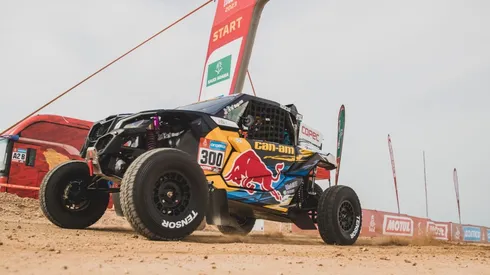 Francisco López sigue firme en el liderato del Dakar