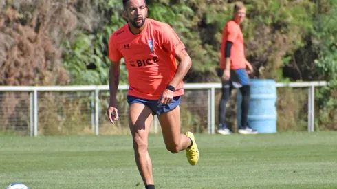 Mauricio Isla fue parte del amistoso en que la UC venció a Magallanes en San Carlos.