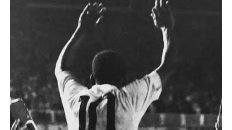 La familia pide a Santos retirar el dorsal 10 para siempre.