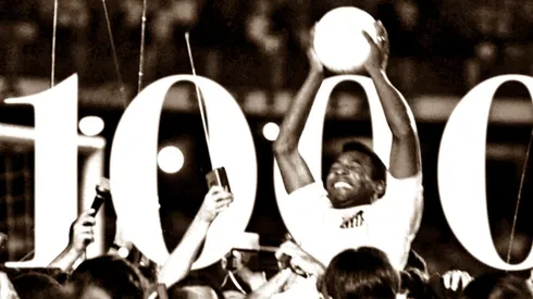 Pelé tiene el récord de haber anotado más de mil goles.