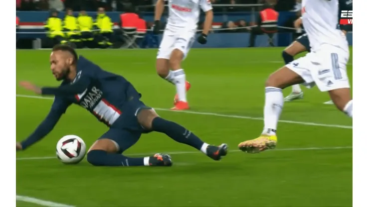 Piscinazo y expulsión de Neymar en el PSG en la previa del Año Nuevo.