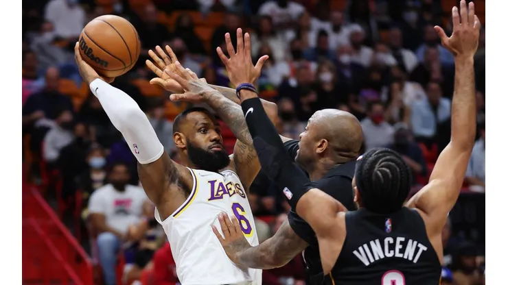 LeBron James y los Lakers esperan sumar un nuevo triunfo en la temporada.