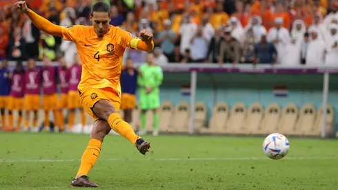 Van Dijk falló el primer penal de Países Bajos ante Argentina por los cuartos de final del Mundial de Qatar 2022.