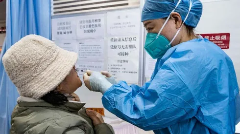 Los ciudadanos chinos se están viendo golpeados por la Covid-19.