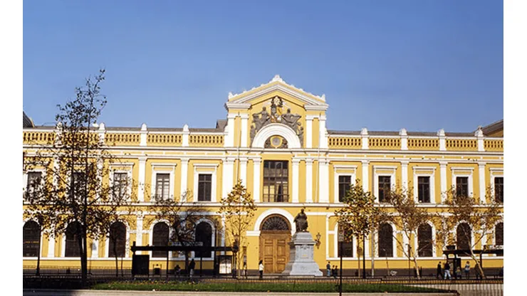 Escándalo de tesis acusadas apología a la pedofilia llega al Congreso