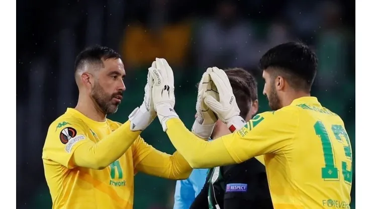 Bravo y Rui Silva tienen una lucha sana por el arco del Betis