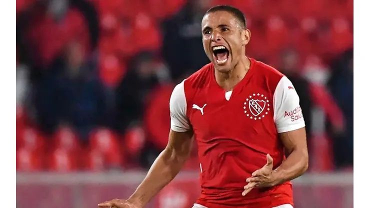 Benegas mete presión a Independiente para llegar a Colo Colo