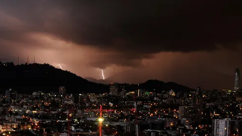 ¿En qué comunas habrá tormeta eléctrica en la Región Metropolitana?