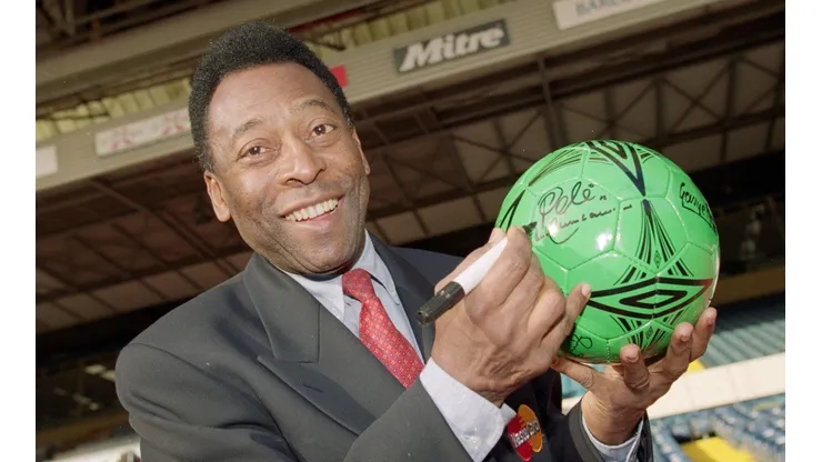 Pelé dentro y fuera de la cancha ha sido un ícono en la historia.
