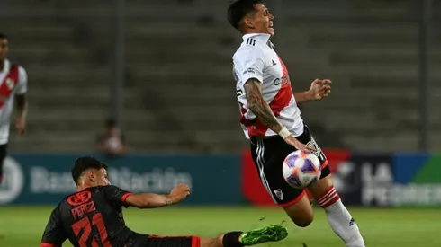 El momento posterior de la entrada de César Pérez que provocó la fractura de tobillo de Matías Kranevitter.