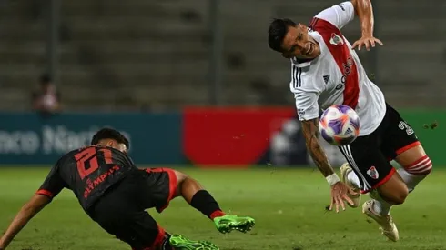 El momento posterior a la entrada de César Pérez que fracturó a Matías Kranevitter.