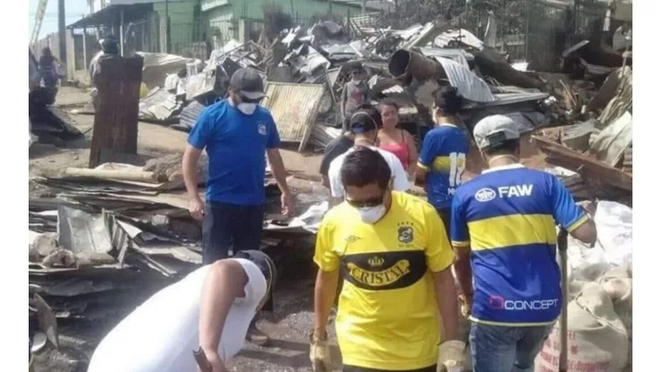 El delantero recordó cuando los hinchas de Everton fueron a colaborar con Valparaíso.