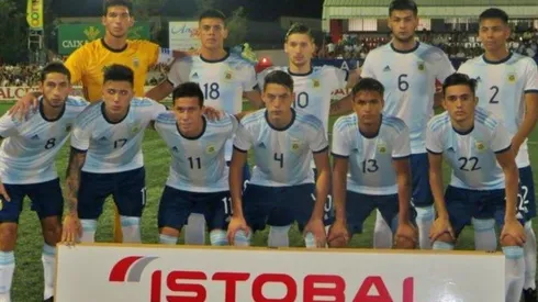 Solari con la camiseta 22, Enzo Fernández con la 17.