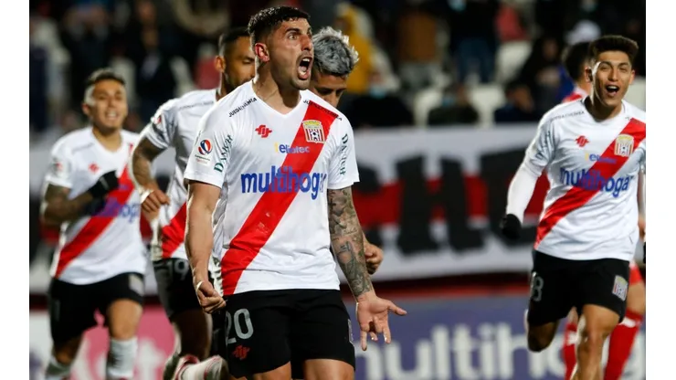 Curicó Unido jugará la Copa Libertadores 2023 como el flamante Chile 3.