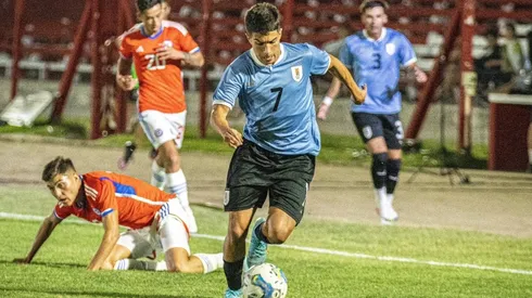 La Roja no pudo ante la Celeste y cayó por la cuenta mínima.